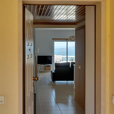 Sea View Apartment *